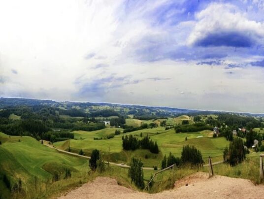 Przewodnik po Suwalszczyźnie - Przykładowe realizacje, Białystok, zdjęcie: Przewodnik po Suwalszczyźnie – natura, jeziora i krajobrazy w okolicy SIRVIS nad jeziorem Serwy