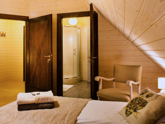 SÓWKI - Galeria, zdjęcie: pokoje nad jeziorem Serwy - SIRVIS - Suwalszczyzna