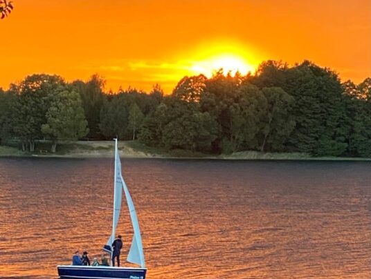 SIRVIS na wodzie, zdjęcie: pod żaglami - SIRVIS - jezioro Serwy - Suwalszczyzna